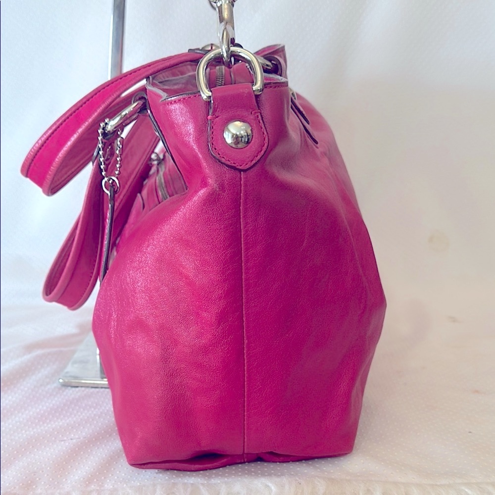 RARE COACH POPPY ROCKER LEGACY Leather Bag with long strap & charm - Picture 4 of 15